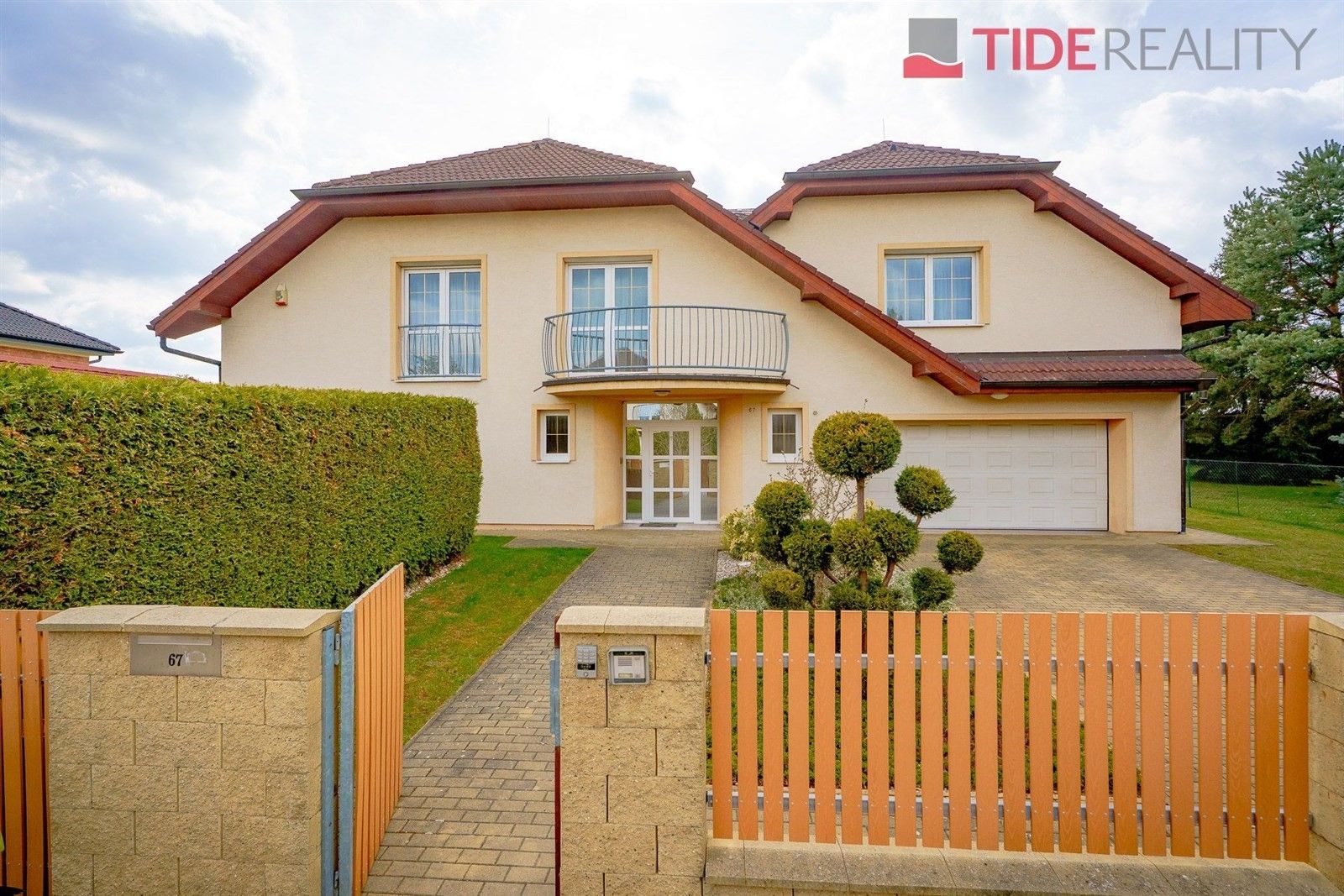 Vily, V Zátiší  , Jesenice, 290 m²