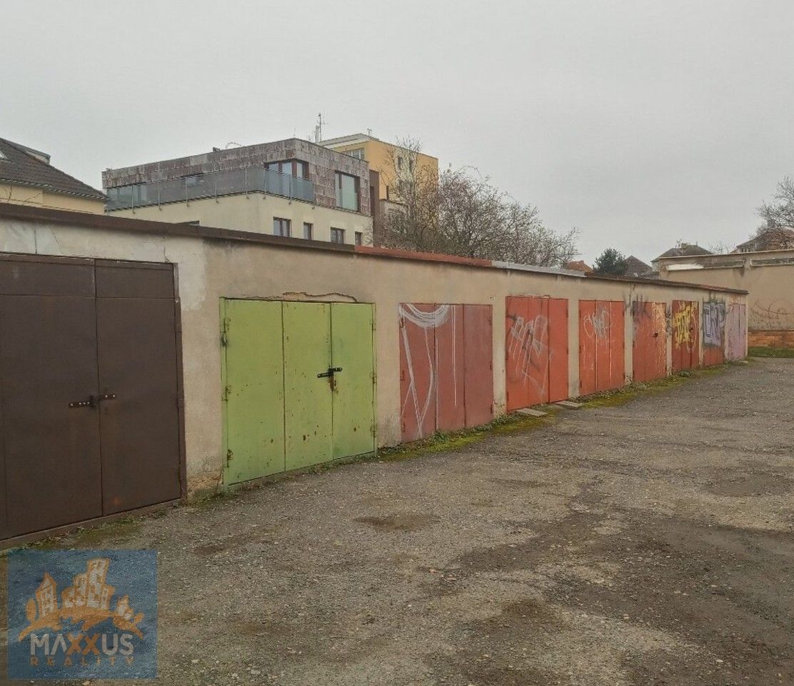 Garáže, Praha, 141 00