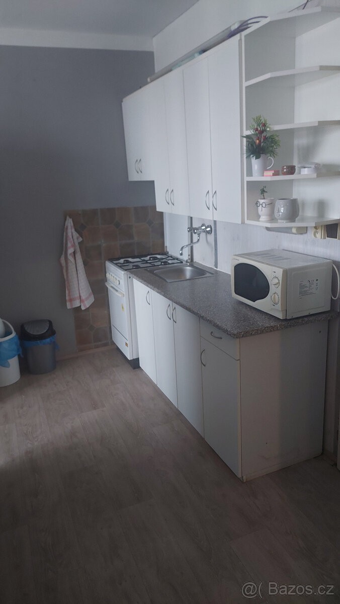 Byty, Karlovy Vary, 360 17, 37 m² - 2