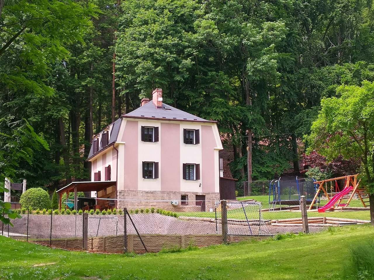 Chata · Holín - Horní Lochov, Královéhradecký kraj - 3