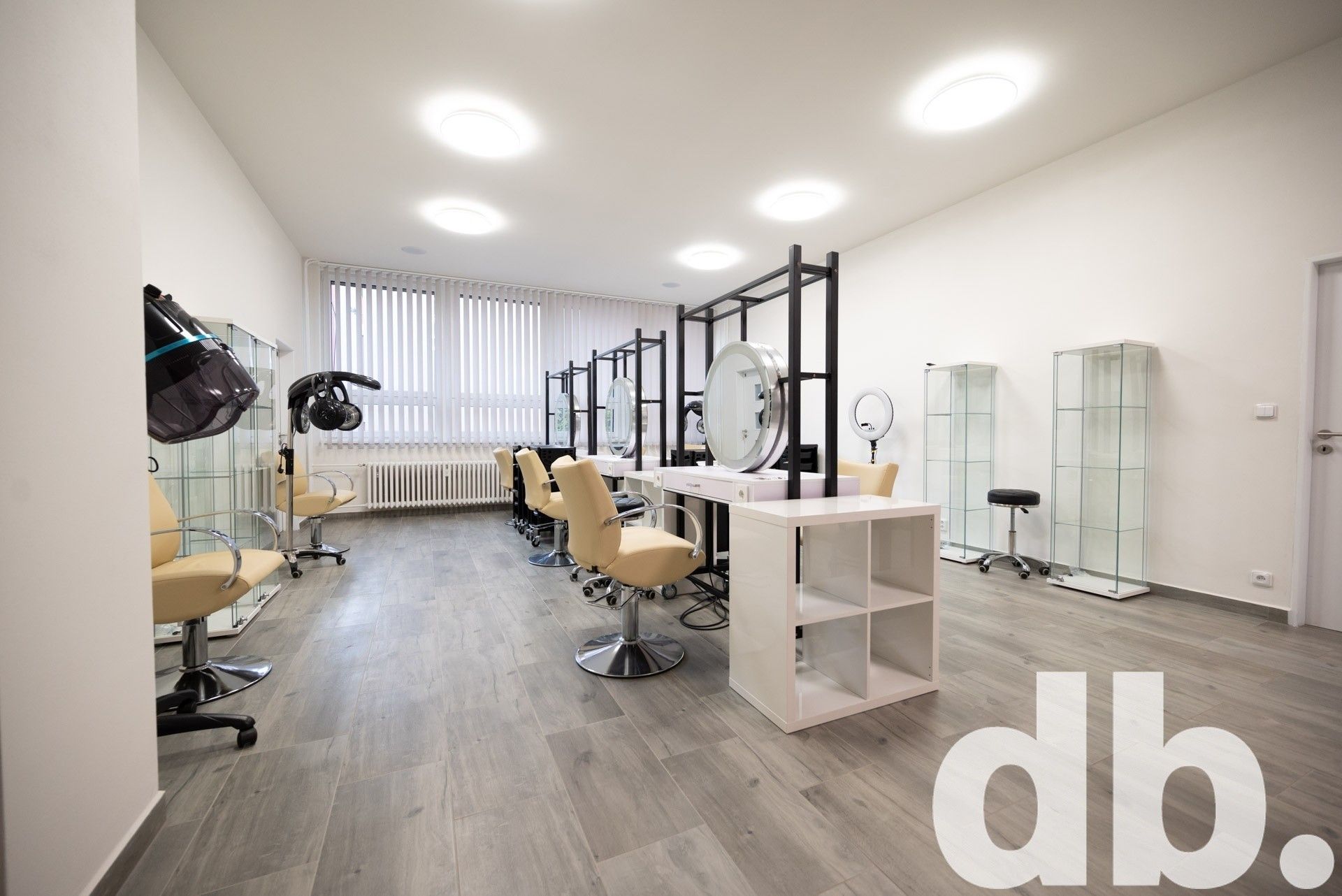 Pronájem komerční - U Koupaliště, Karlovy Vary, 14 m²