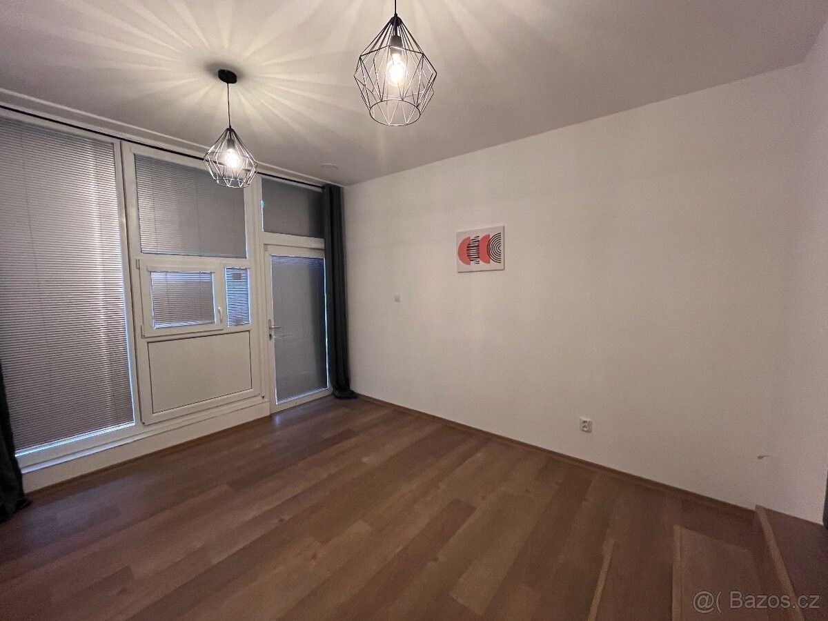 Pronájem obchodní prostory - Liberec, 460 01 - 2