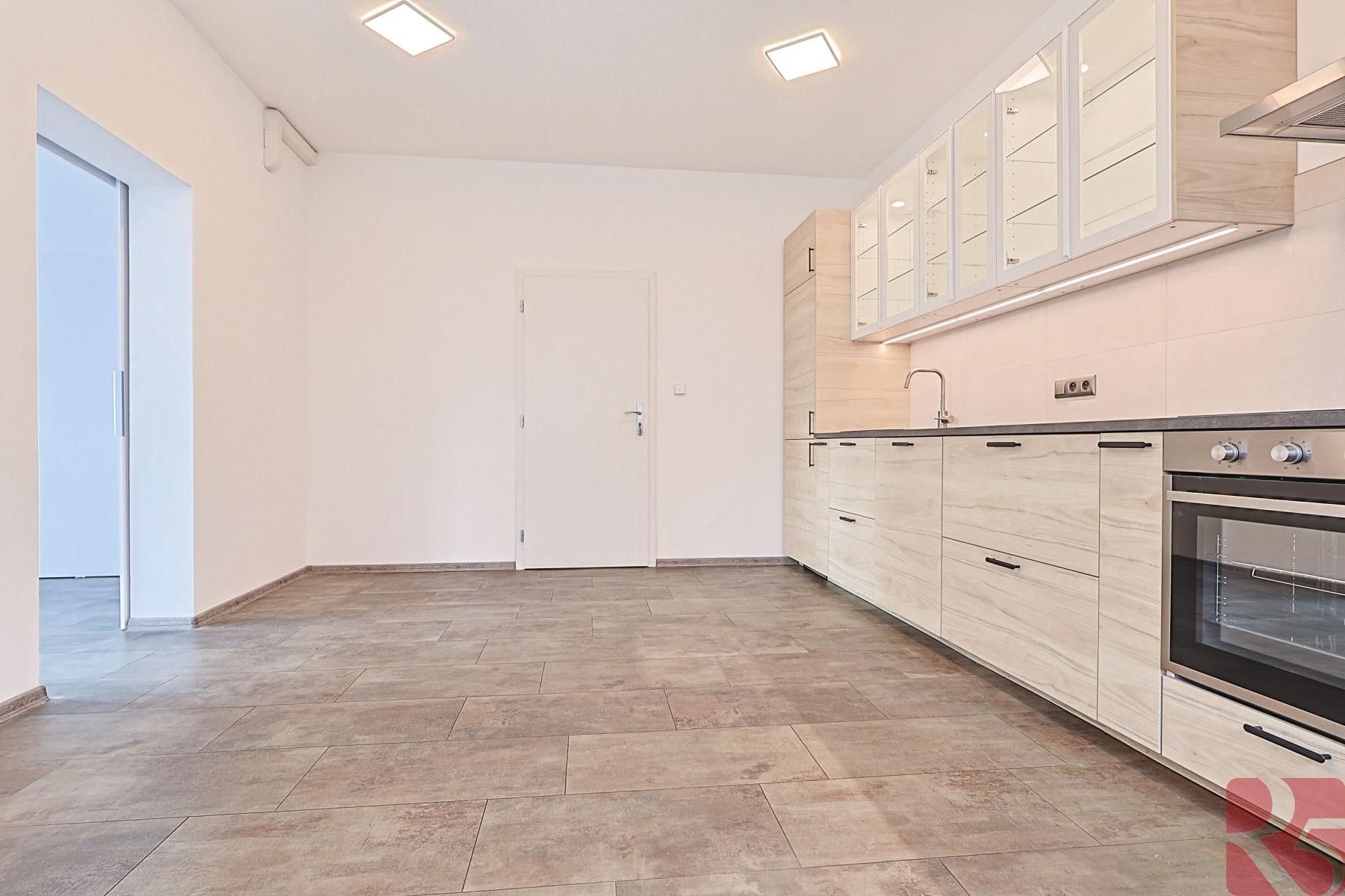 Pronájem byt 4+1 - Na Jarově, Praha, 63 m²