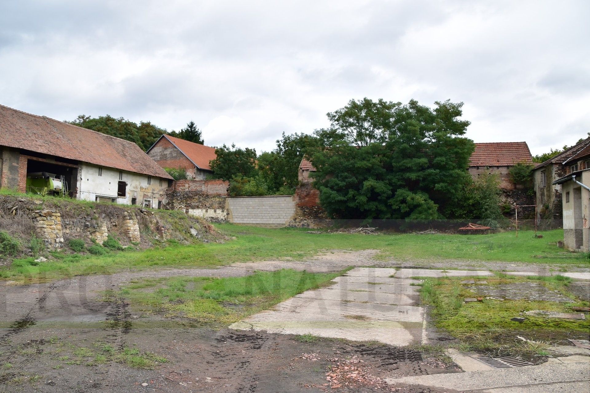 Prodej zemědělská usedlost - Zákolany Trněný Újezd, 325 m² - 5
