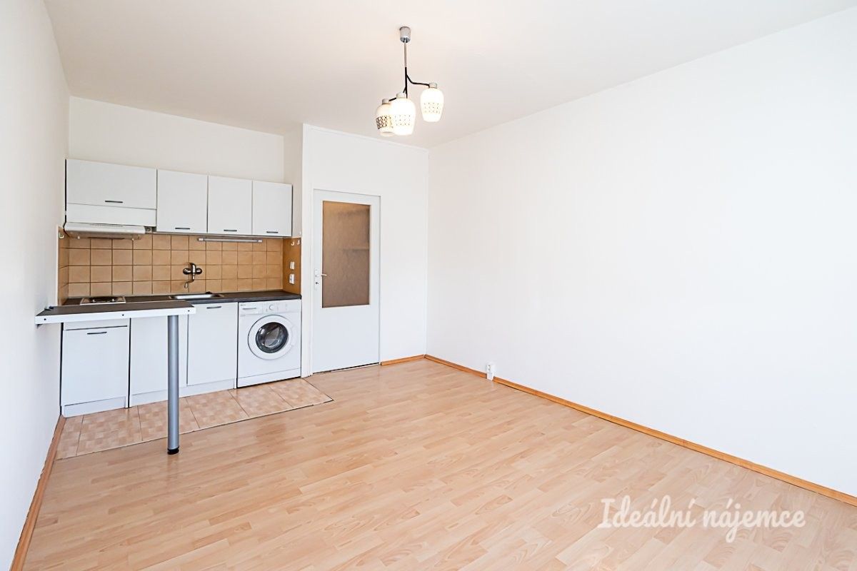 Byt 1+kk · 33 m² · Jahodová, Praha - 4