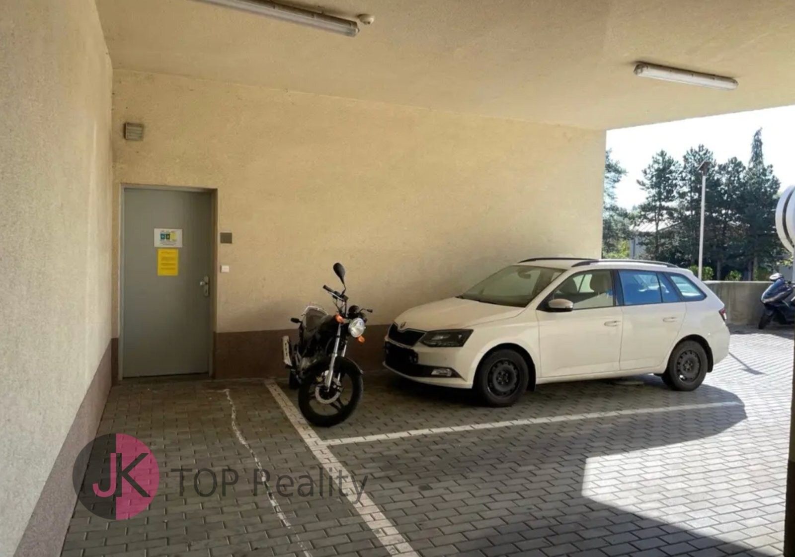 Prodej garáž - Hostivař, Praha, 25 m²