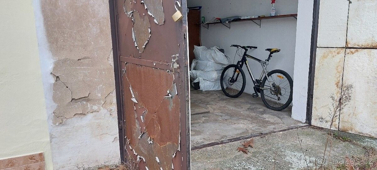 Pronájem garáž - Hodonín, 695 01