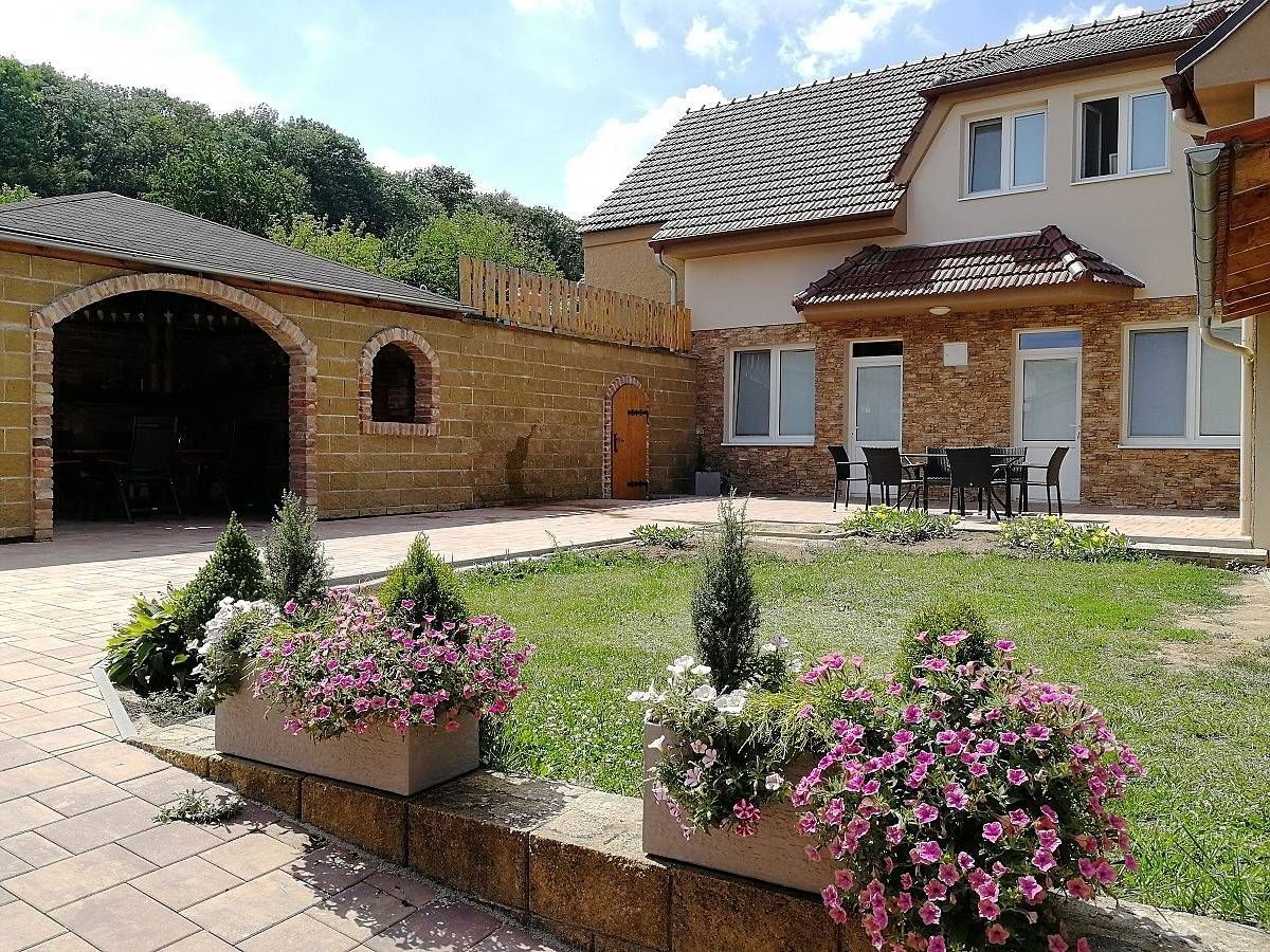 Chaty, Milovice - Milovice u Mikulova, Jihomoravský kraj - 1