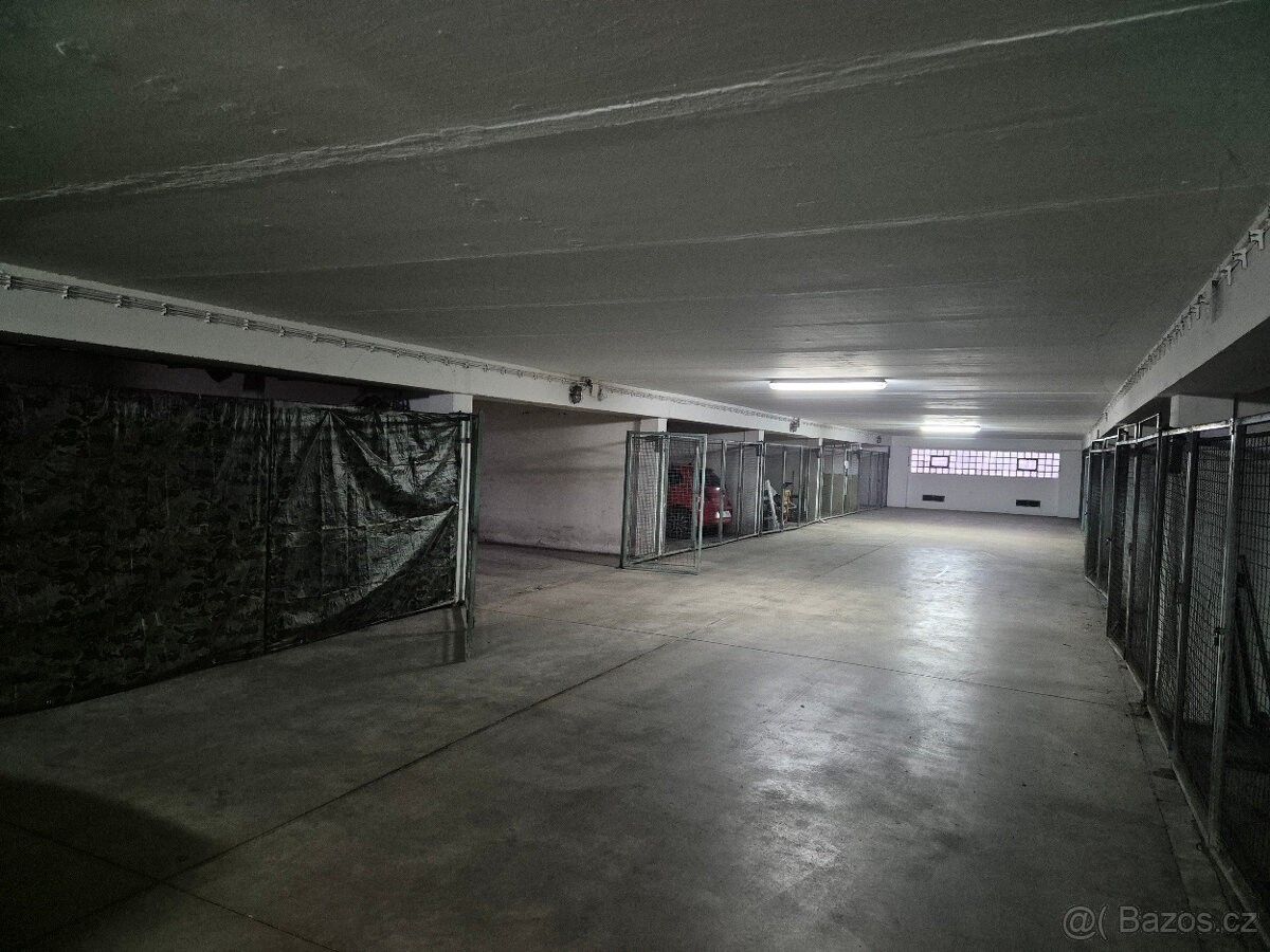 Pronájem garáž - Pardubice, 530 12