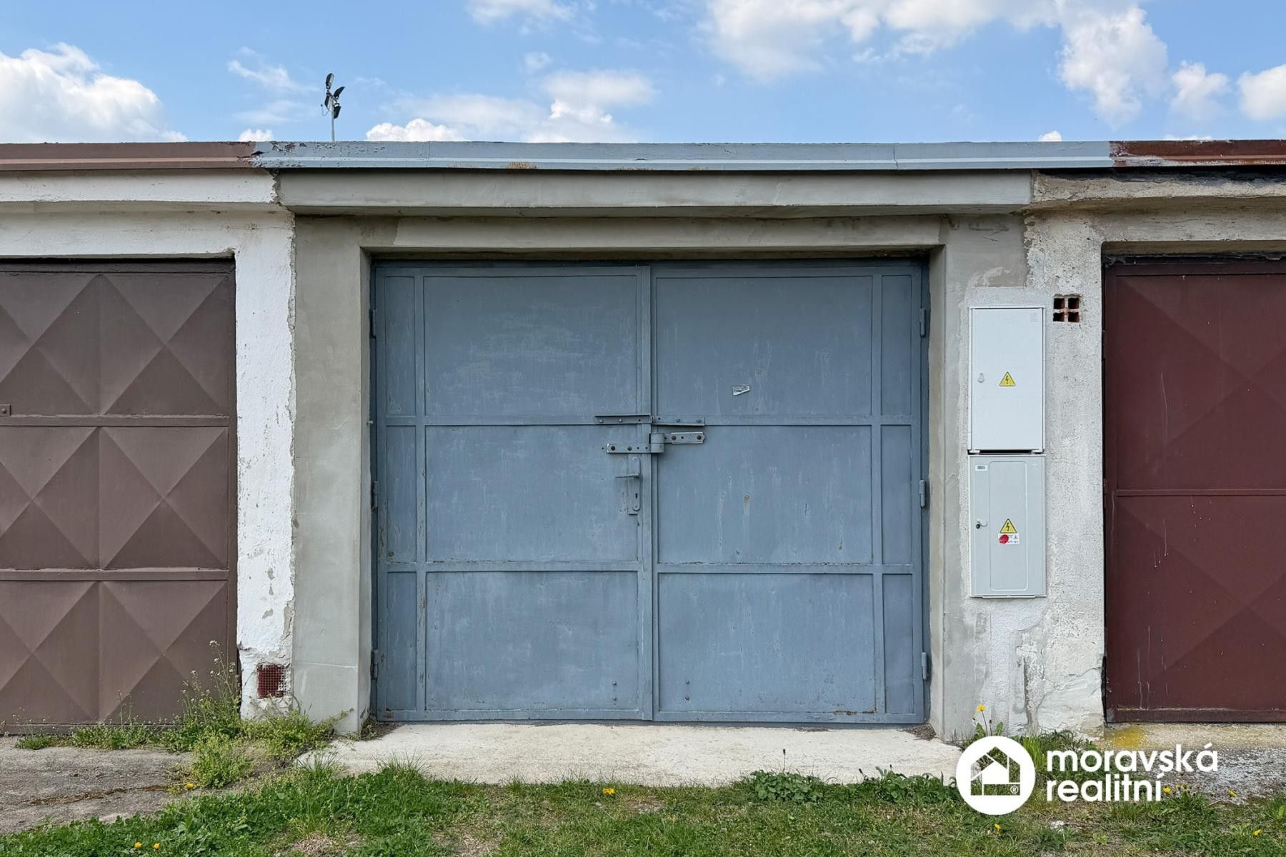 Garáže, Ivančice, 18 m² - 1