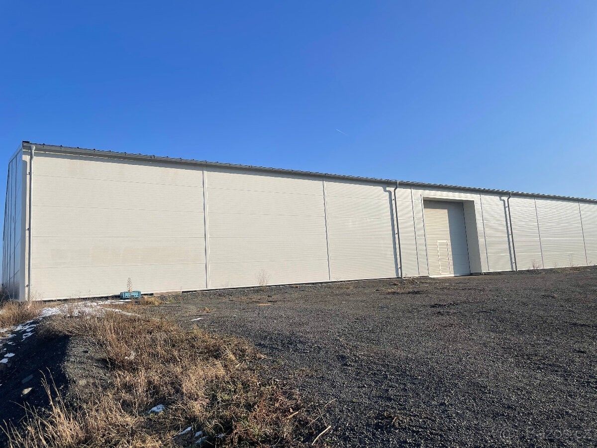 Sklady, Pečky, 289 11