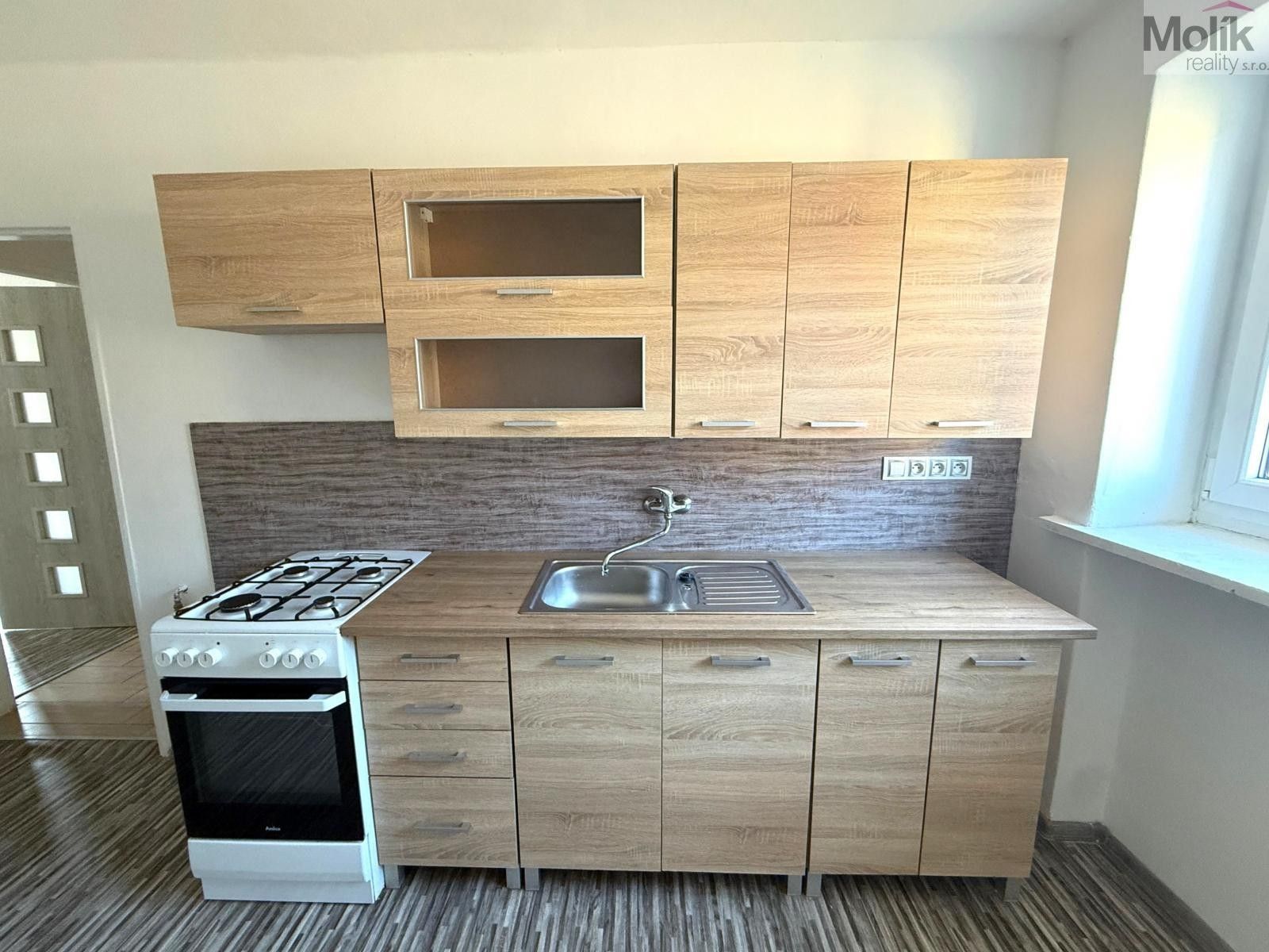 2+1, Konstantina Biebla, Most, 59 m²