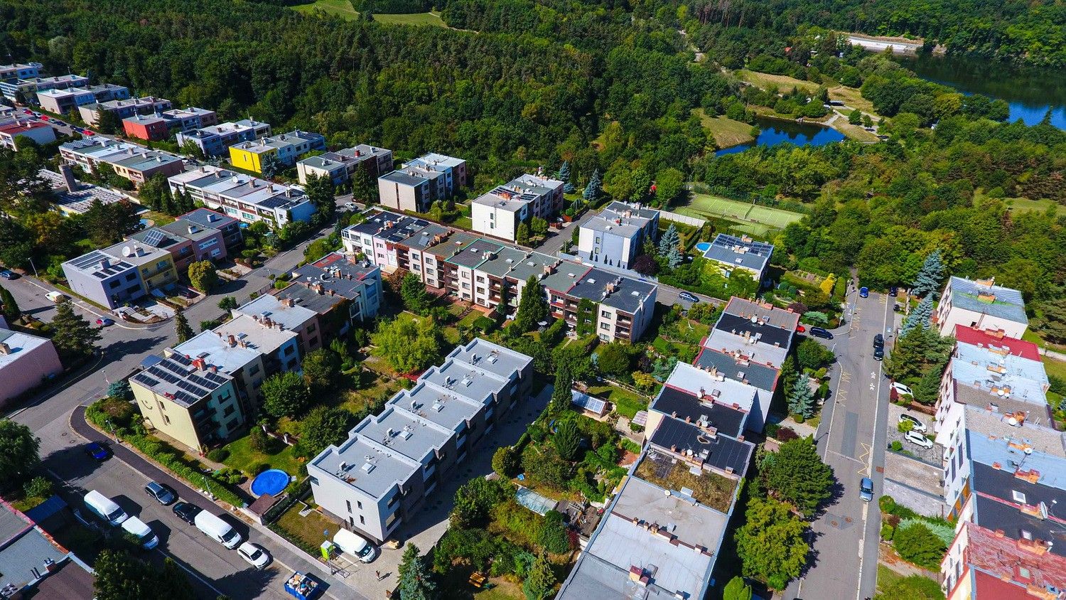 Pronájem rodinný dům - V Hájích 1057/63, Praha, 220 m²