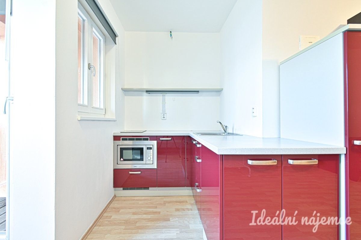 Pronájem byt 1+kk - Stará, Brno, 32 m²