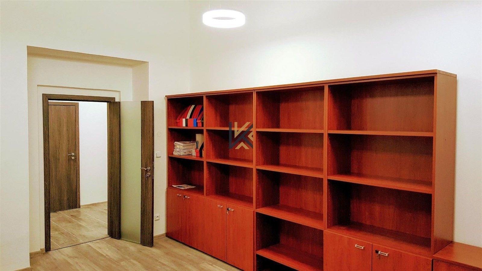 Pronájem kancelář - Tyršova, Praha, 23 m²