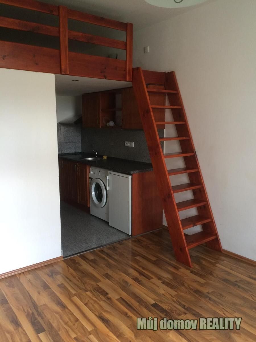 Pronájem byt 1+kk - Freyova, Praha, 22 m²