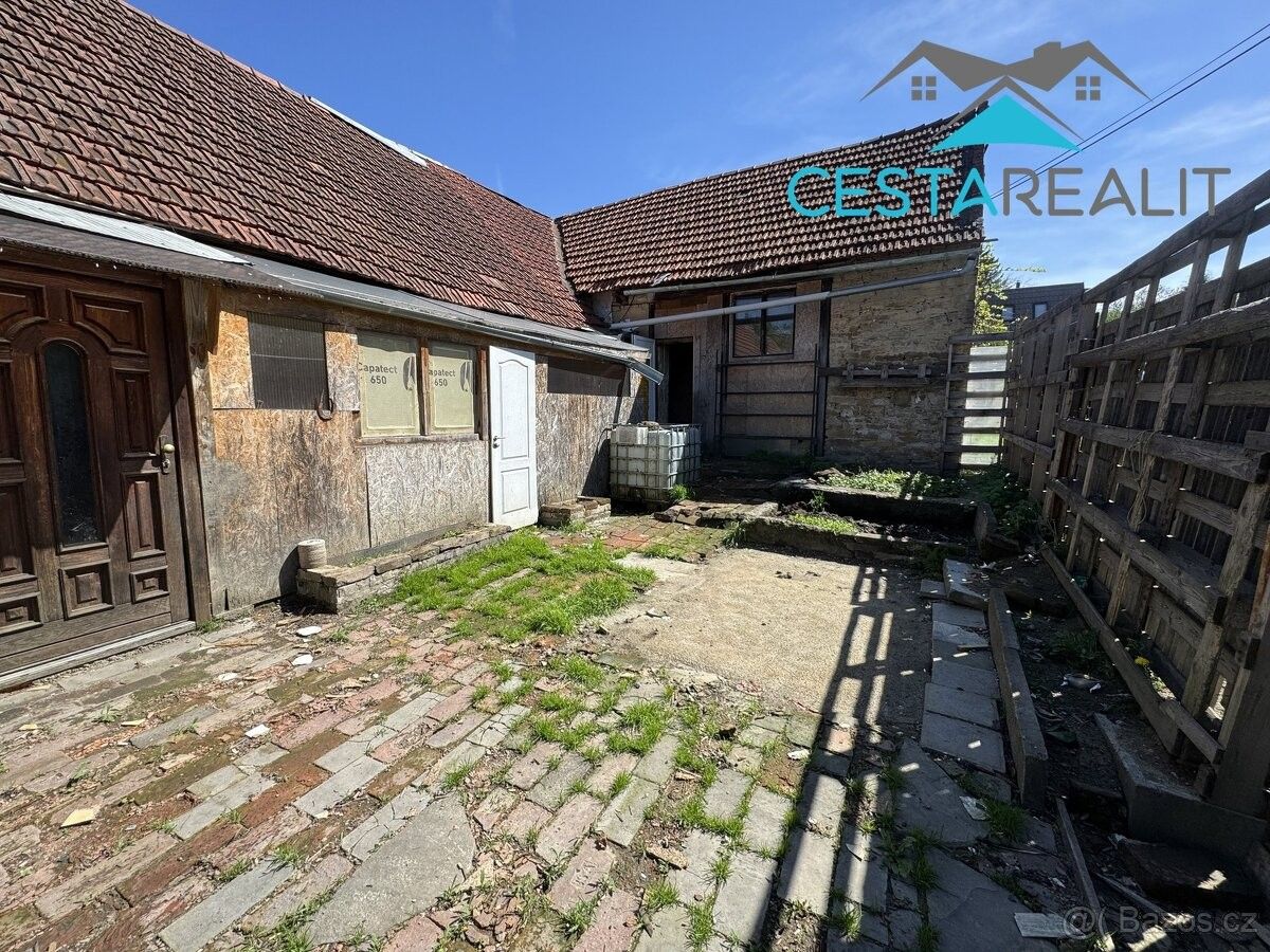 Rodinné domy, Blatnice pod Svatým Antonínkem, 696 71