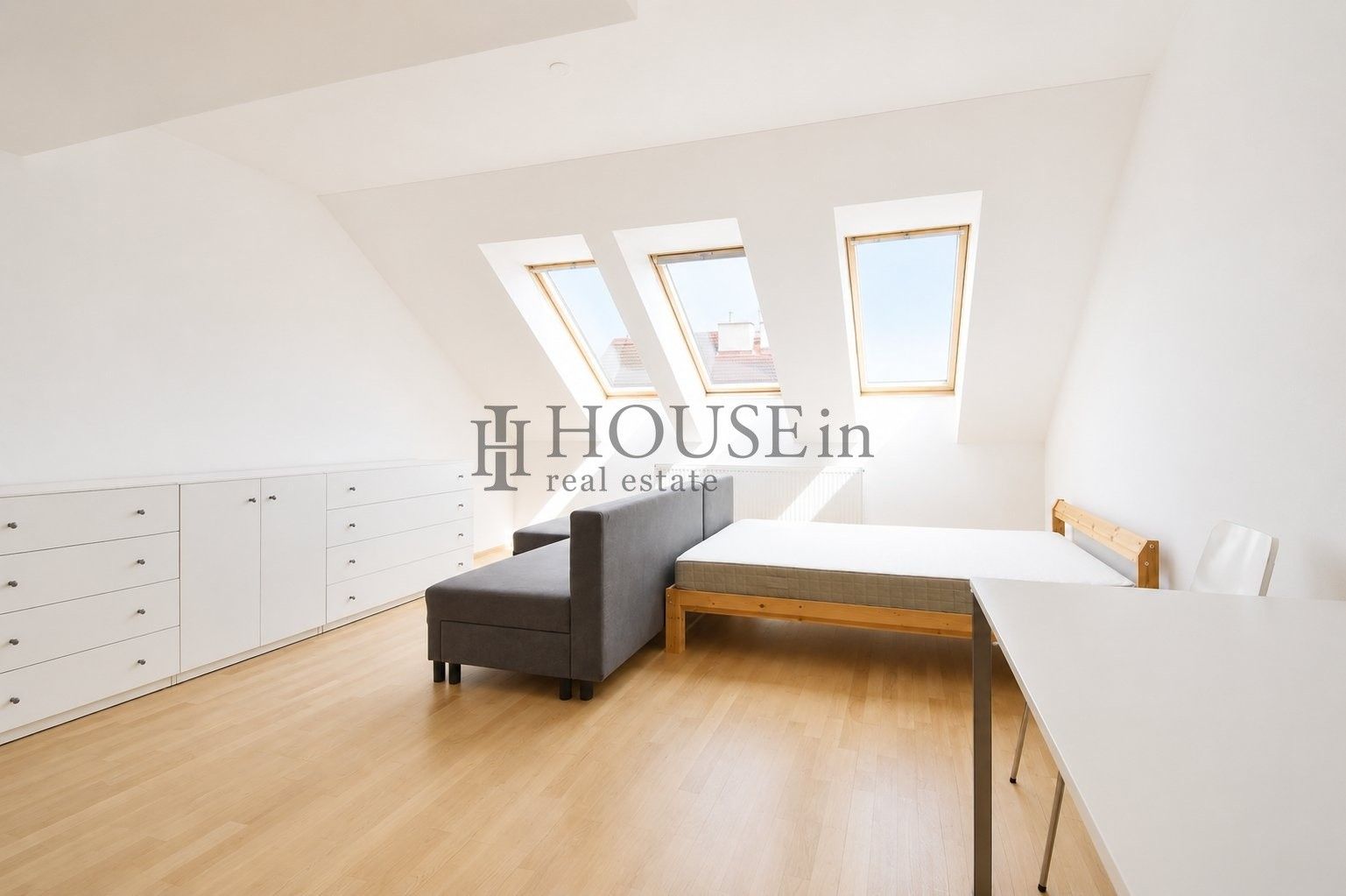 1+kk, Kamenická, Praha, 37 m² - 1