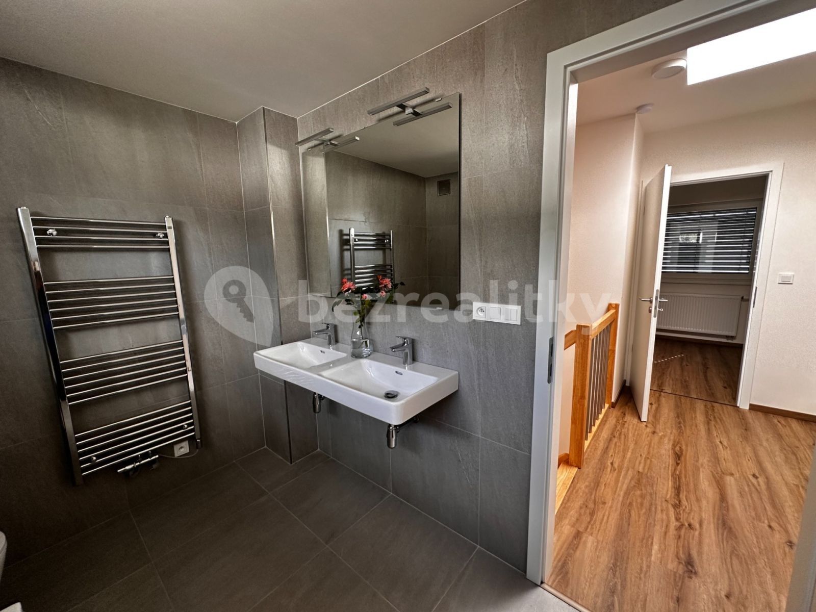 Pronájem rodinný dům - Hůlkova, Praha - Kbely, 107 m² - 5