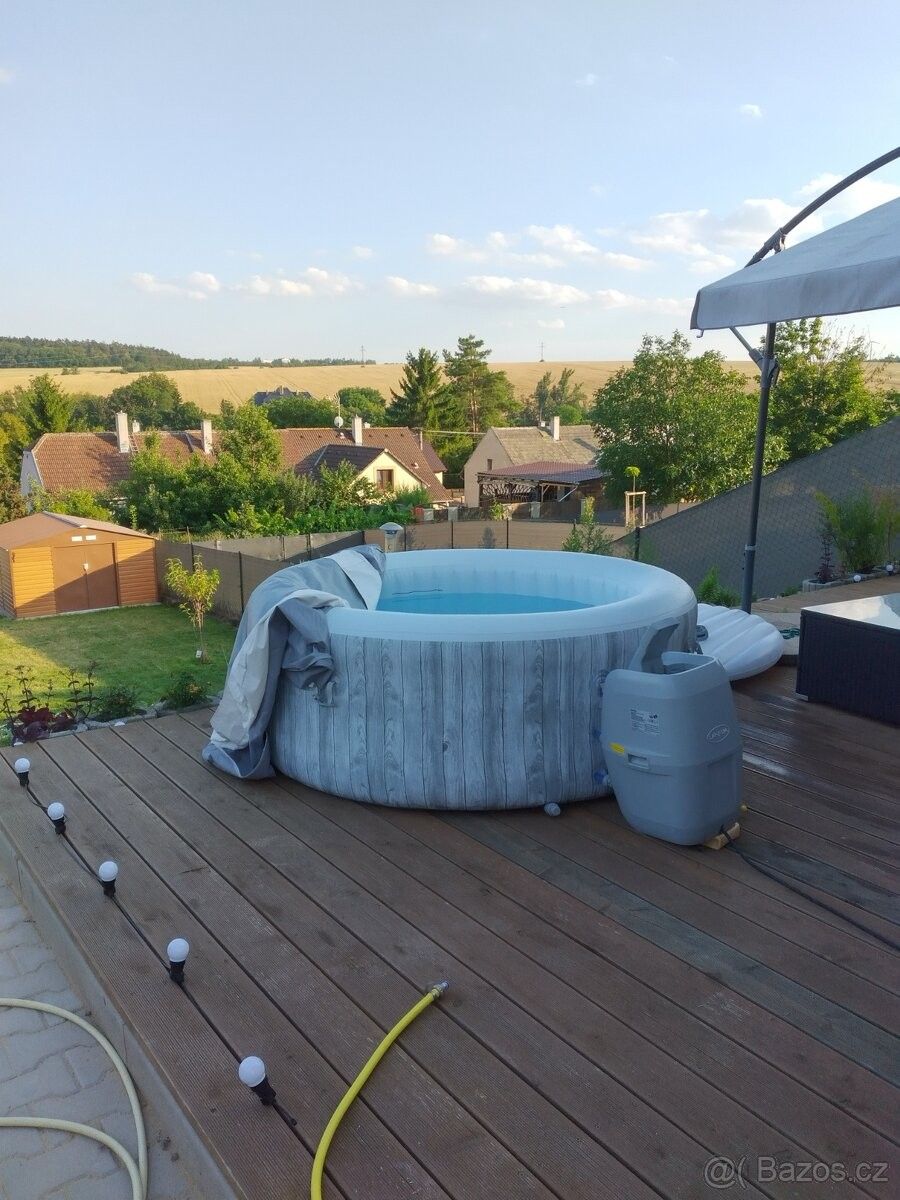 Byty, Zvoleněves, 273 25