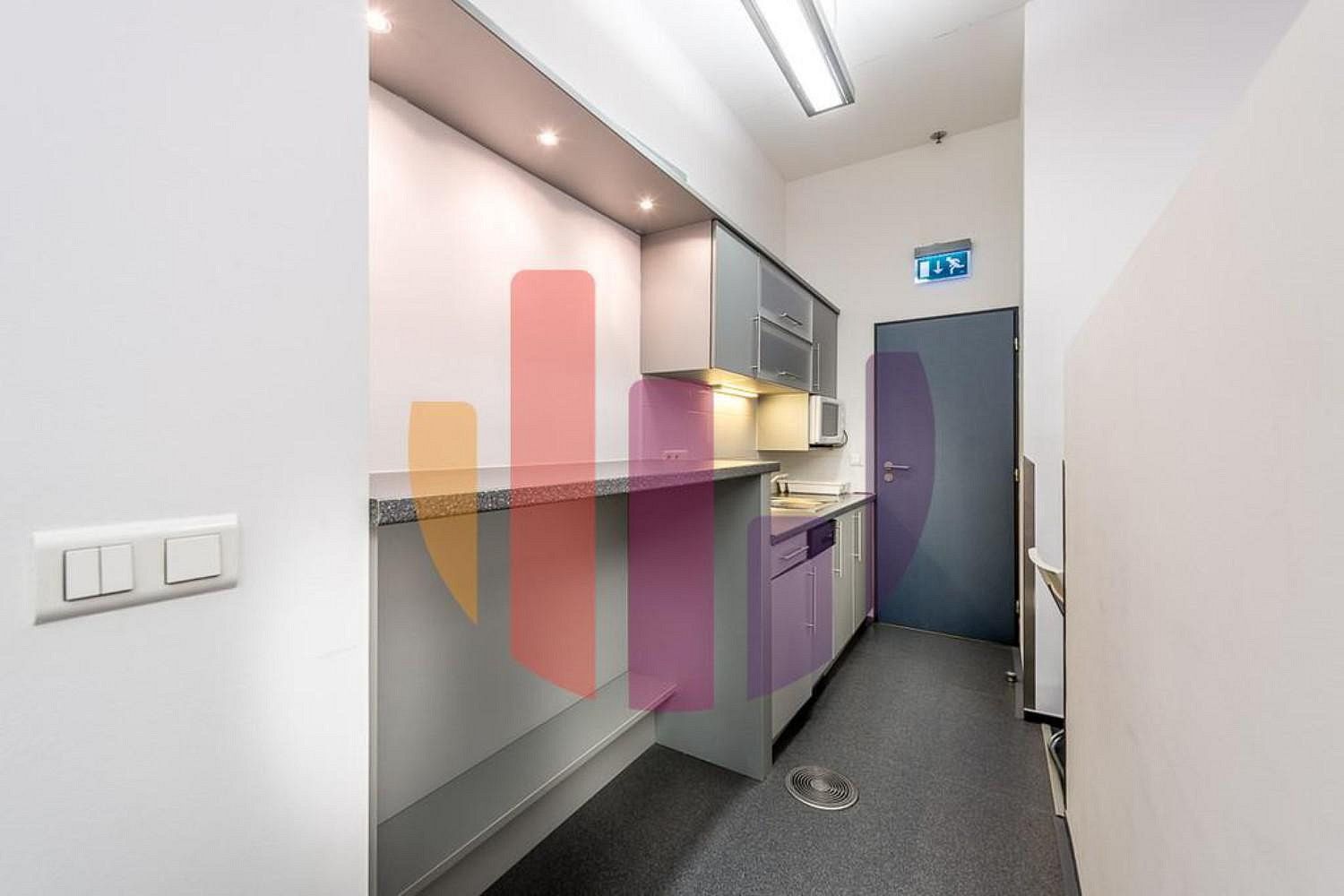 Pronájem kancelář - Praha - Smíchov, okres Praha 5, Hlavní město Praha, 247 m² - 5