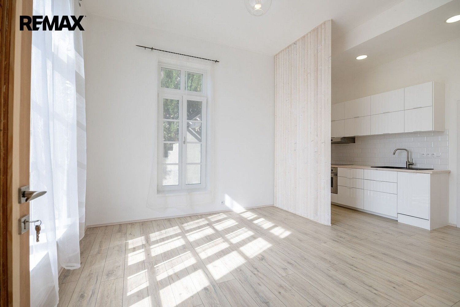 Prodej byt 1+kk - Vráž, okres Beroun, Středočeský kraj, 28 m² - 2