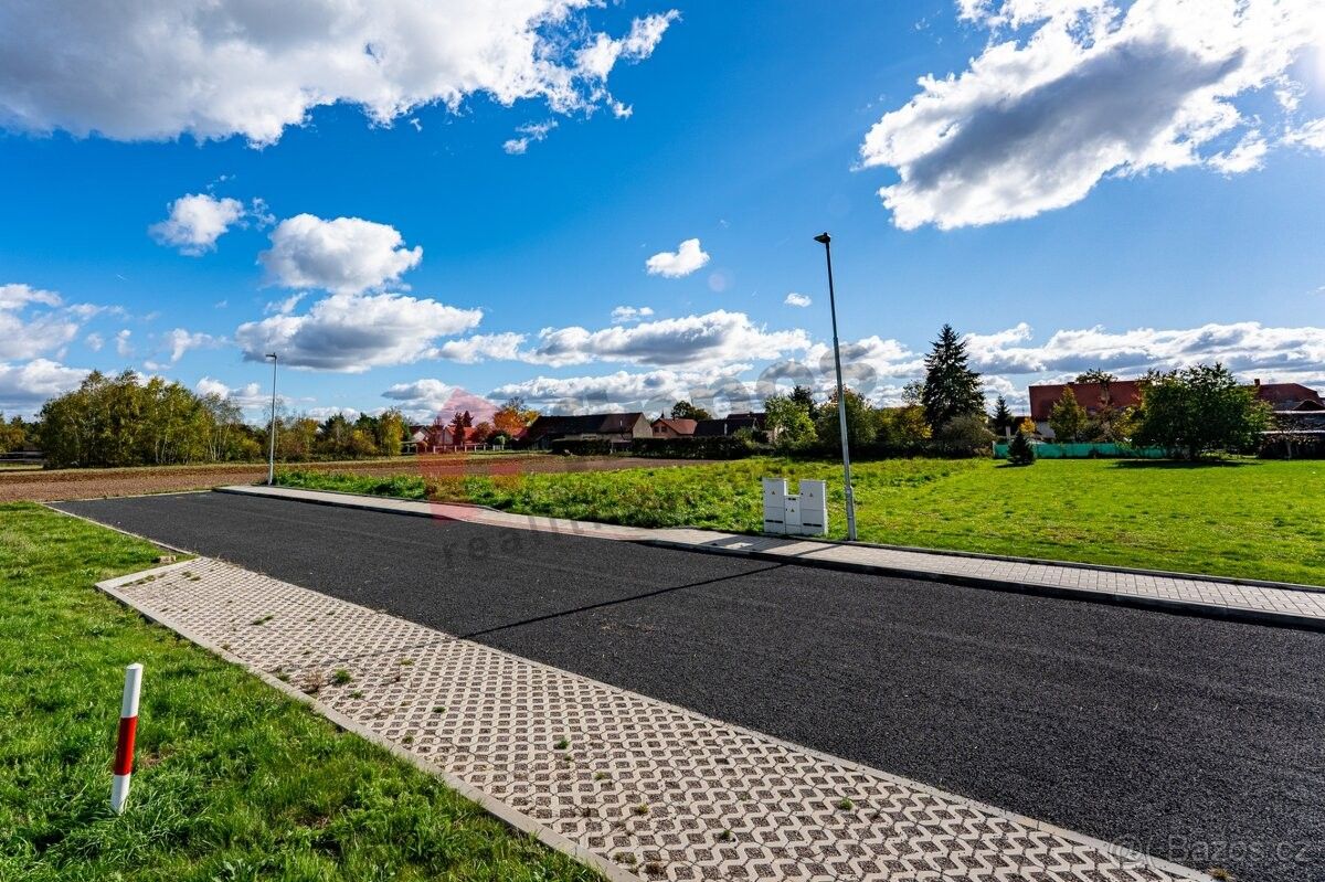 Prodej pozemek pro bydlení - Káraný, 250 75