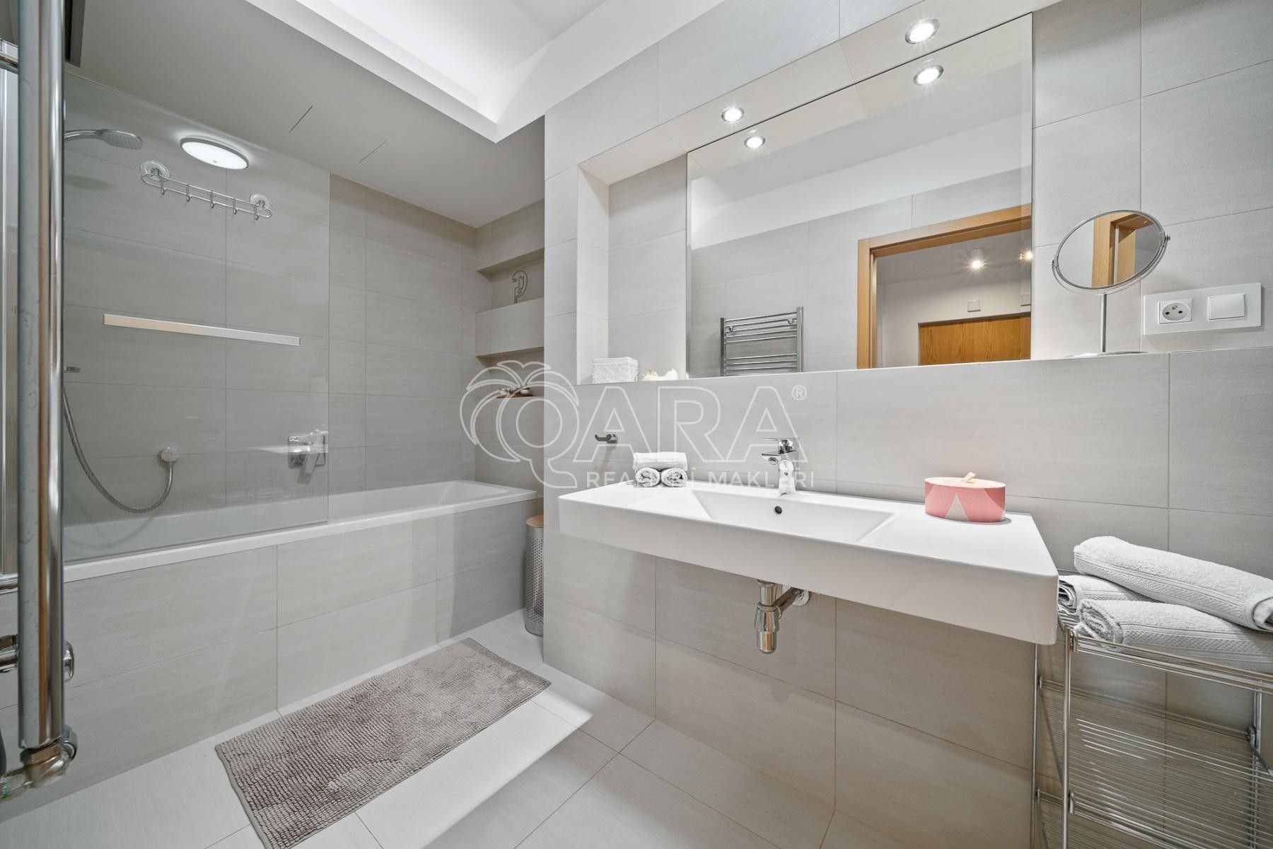 Byt 3+kk · 88 m² · Za Karlínským přístavem  , Praha Karlín - 3