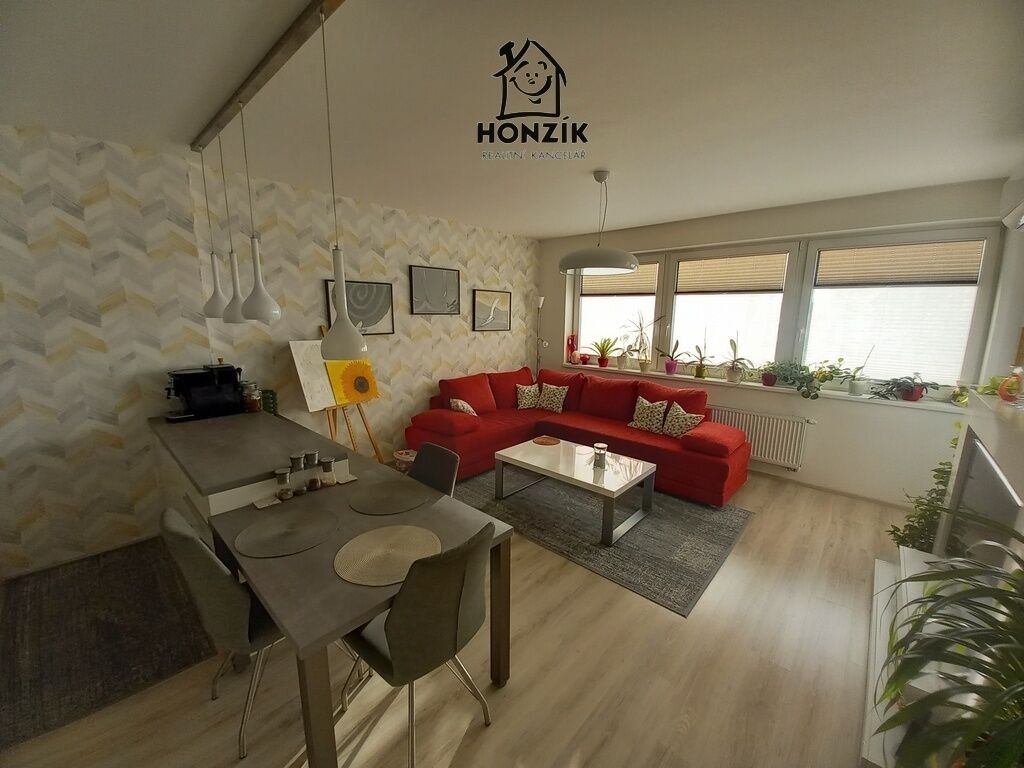Prodej byt 2+kk - Tupolevova, Praha, 55 m²
