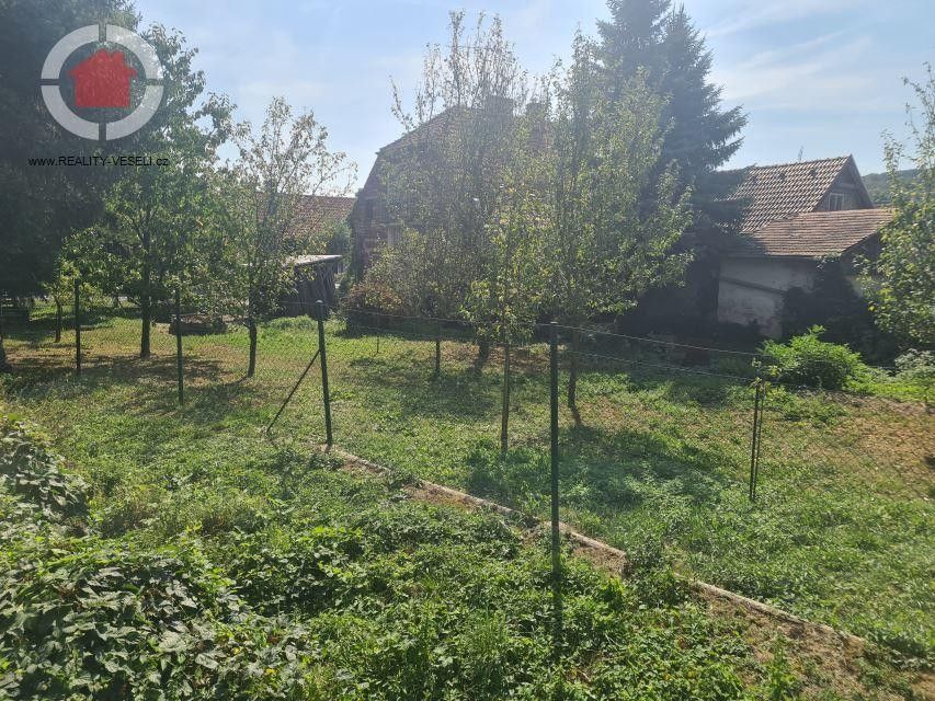 Prodej pozemek pro bydlení - Louka nad Veličkou, 696 76