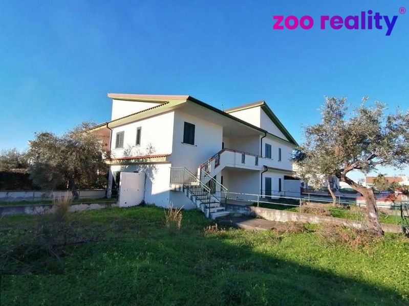 Rodinné domy, 987 66, Zahraničí