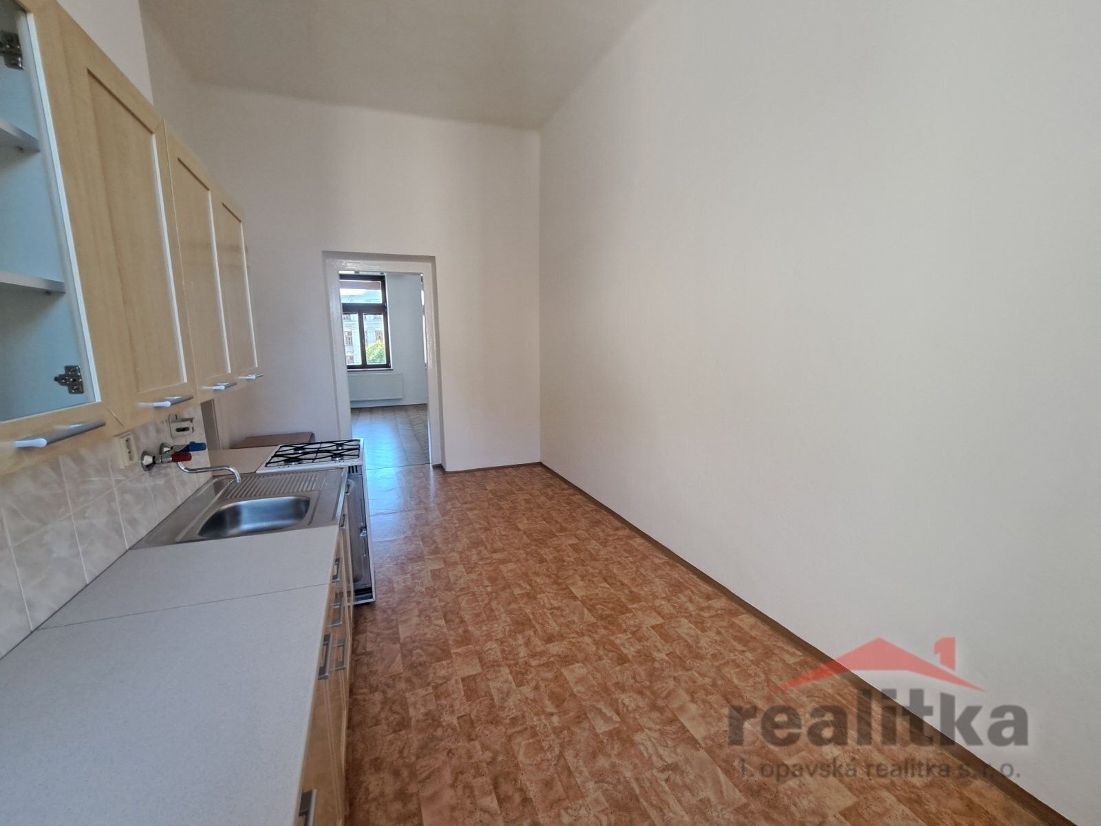 1+1, Nádražní okruh, Opava, 45 m²