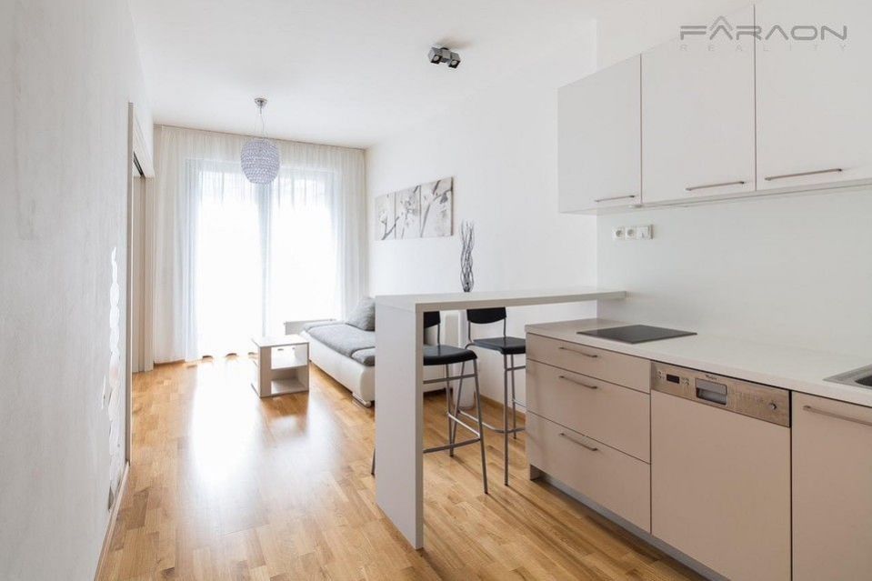 Pronájem byt 2+kk - Baarova, Praha, 46 m²
