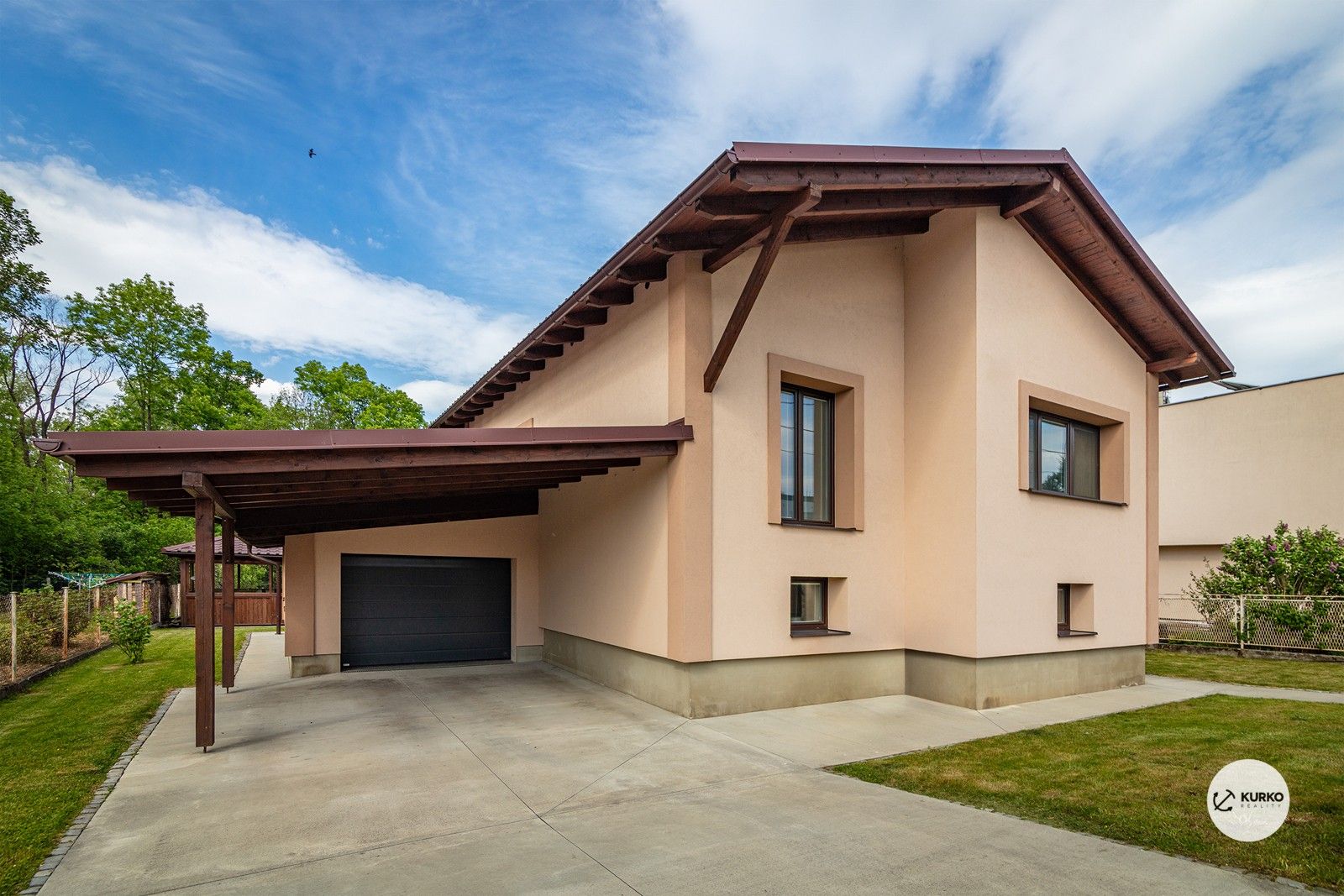 Rodinné domy, Pode Břehy, Staré Město, 250 m²