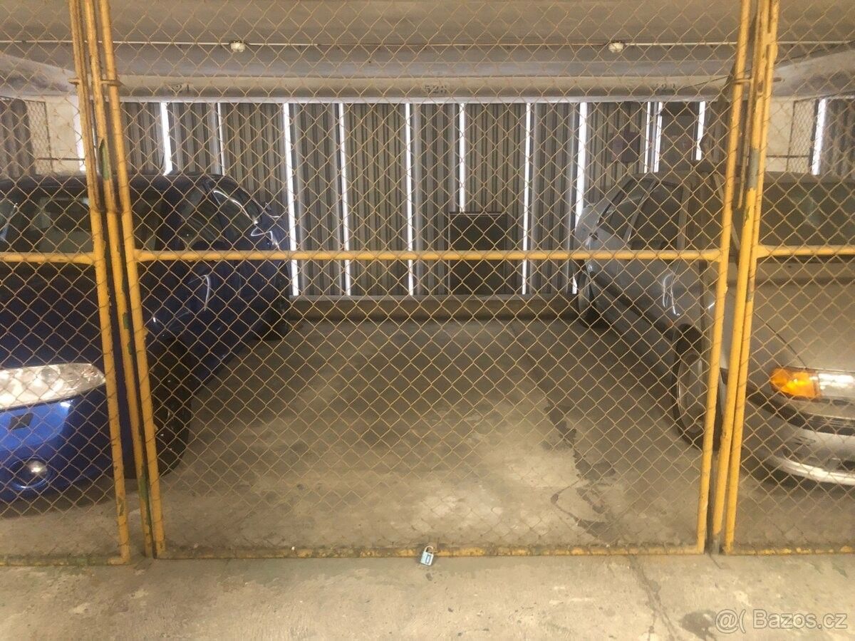 Garáže, Hradištko, 252 09