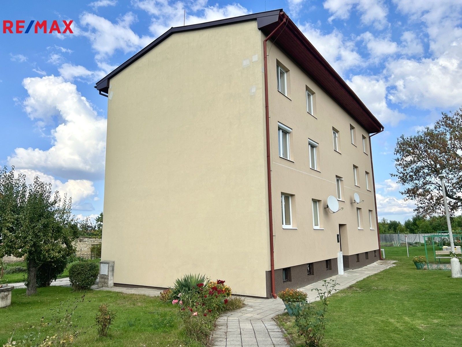 3+1, Nádražní, Slavětín, 64 m²