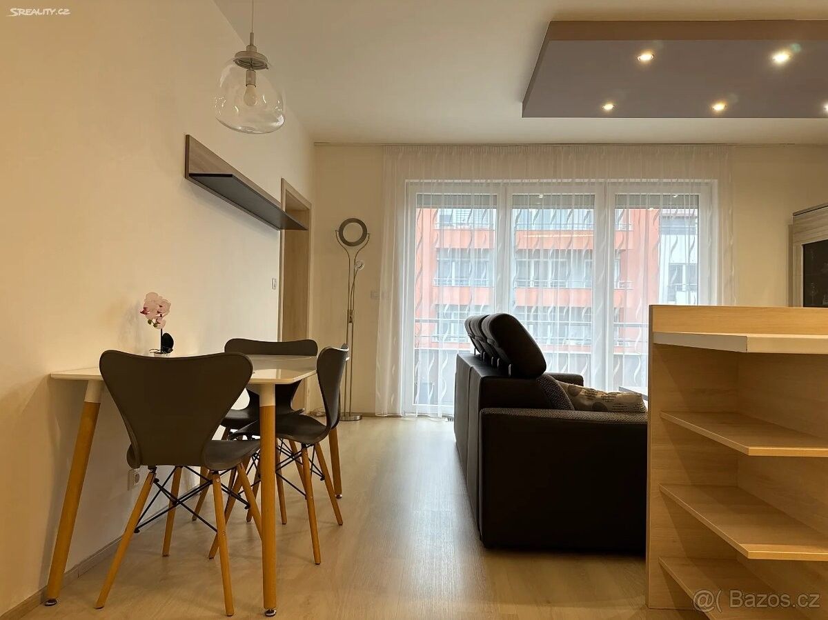 Pronájem byt - Praha, 190 00