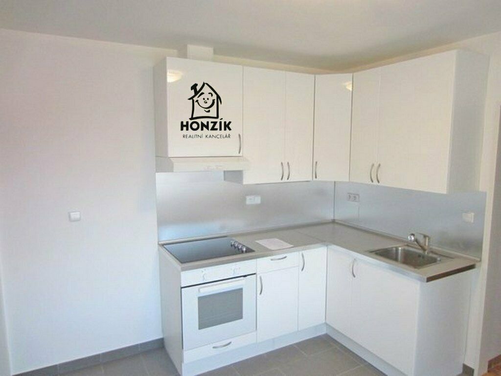 Pronájem byt 2+1 - Drozdov, 60 m²