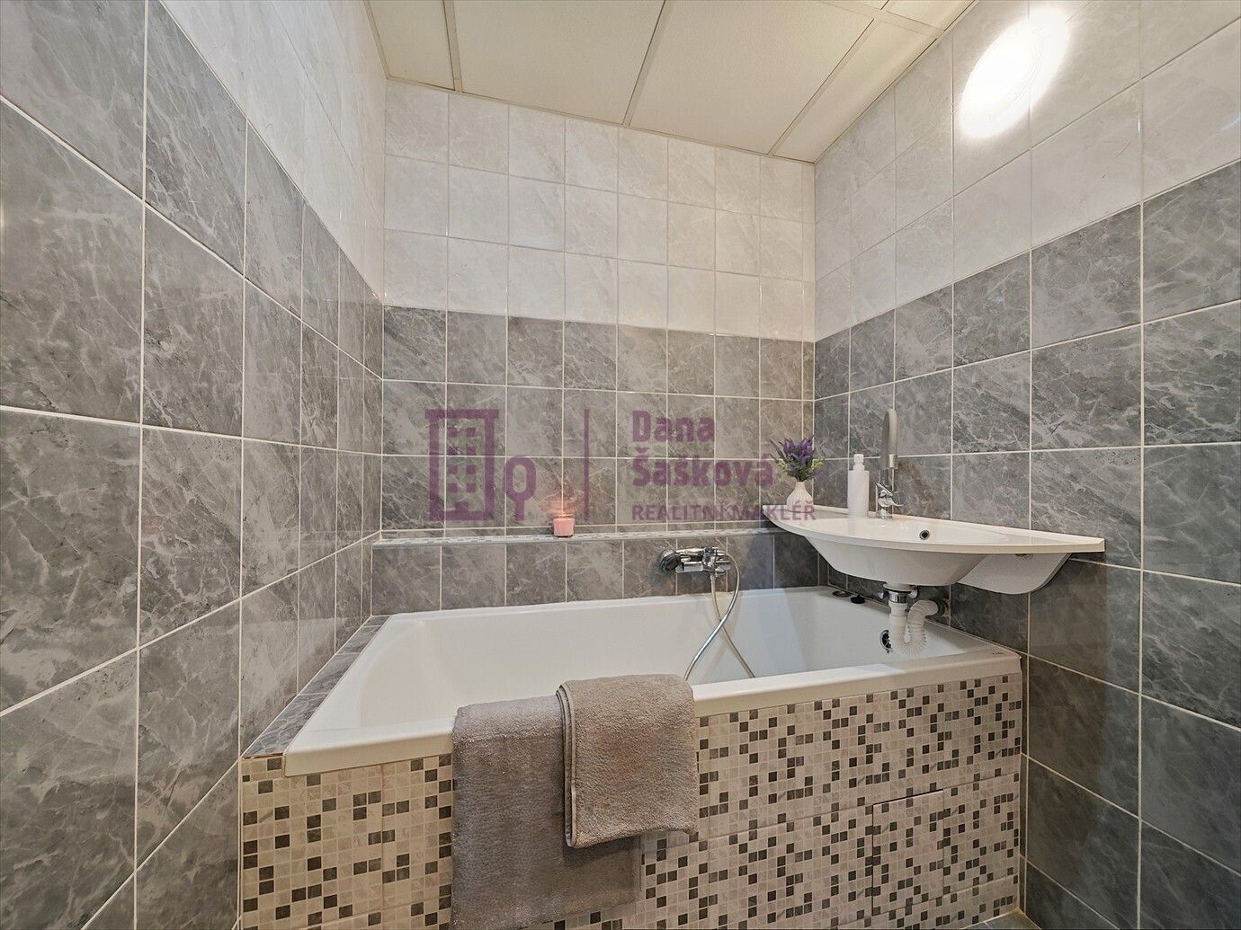 Pronájem byt 3+1 - sídliště Vajgar 682, Jindřichův Hradec, 68 m²