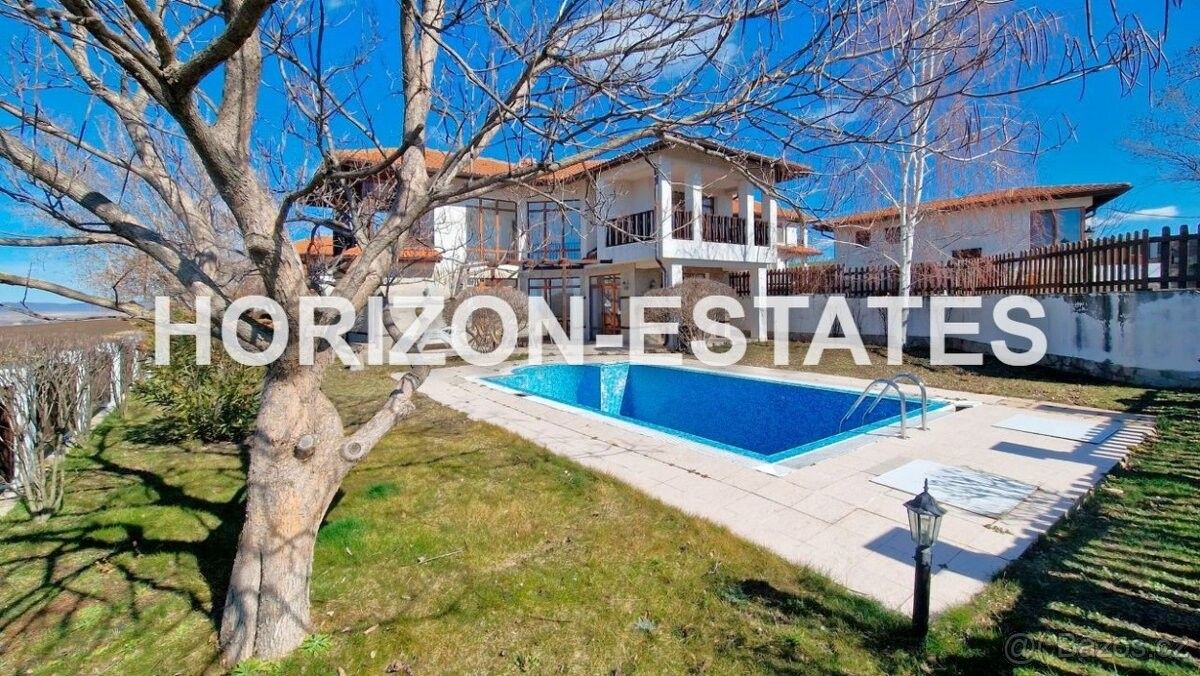 Rodinné domy, 987 66, Zahraničí