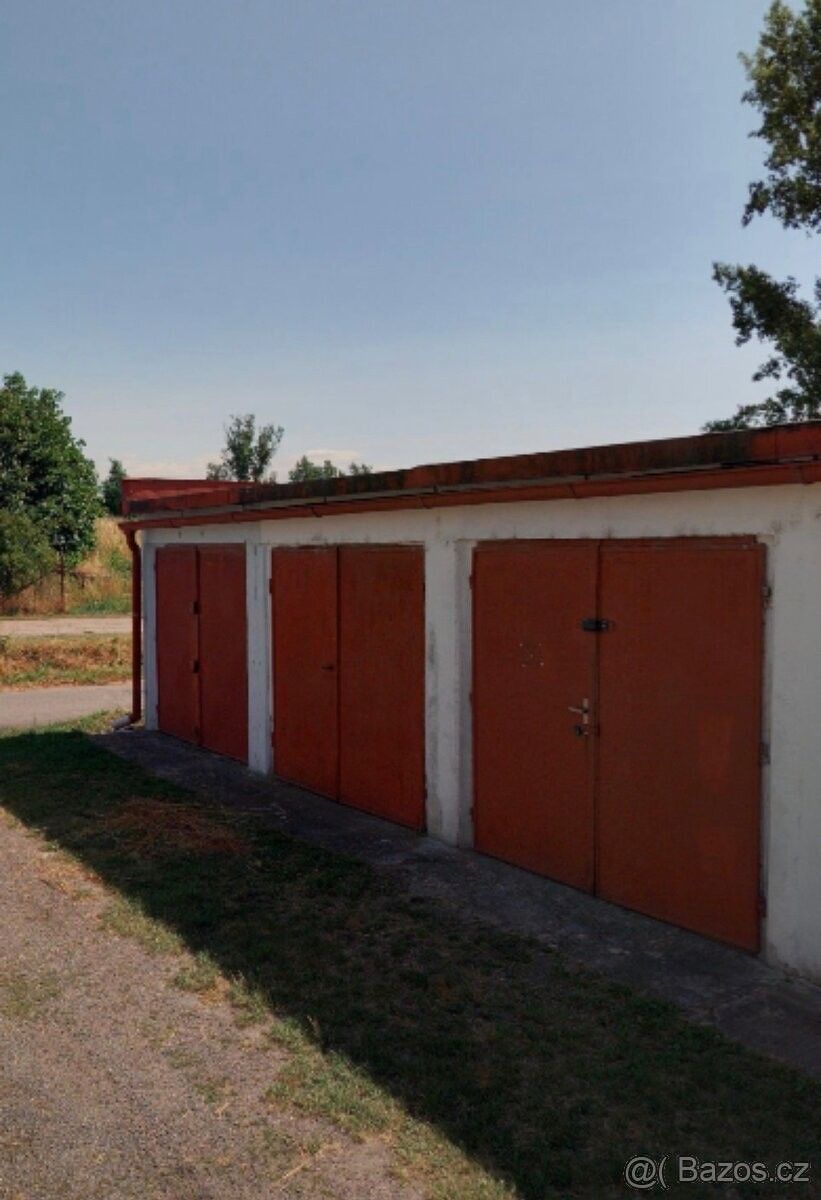 Garáže, Hradec Králové, 500 12