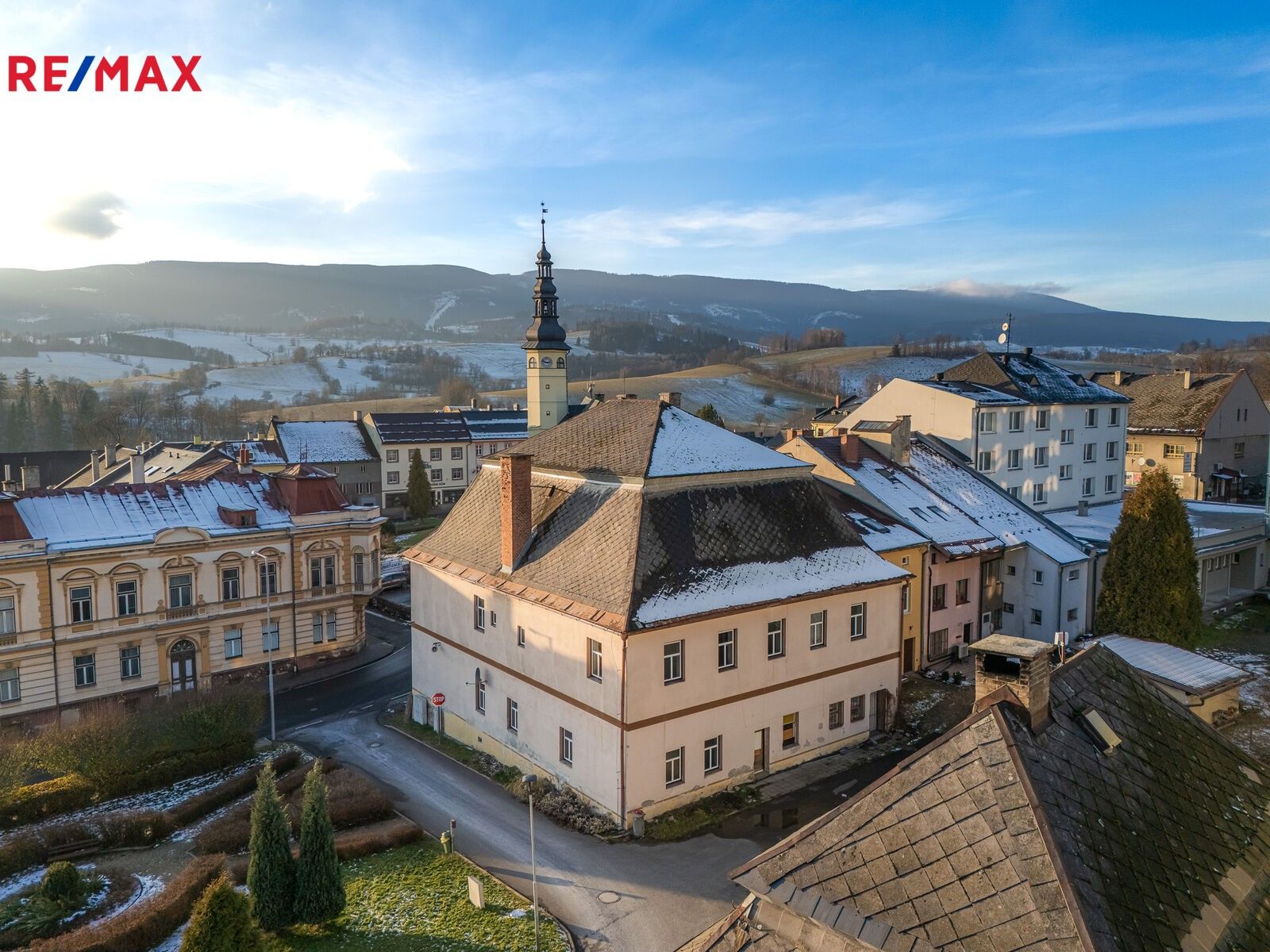 Činžovní domy, nám. Osvobození, Staré Město, 444 m²