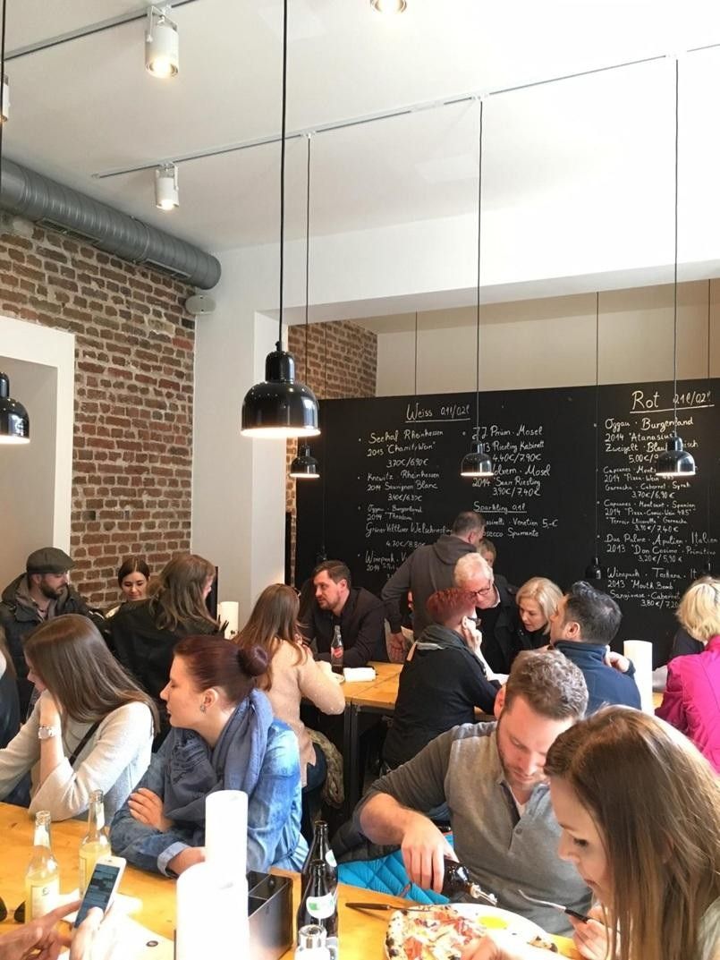 Restaurace · 182 m² · Dukelských hrdinů, Praha - 3