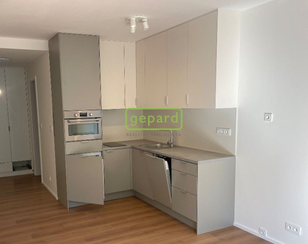 1+kk, Pakoměřická, Praha, 27 m²