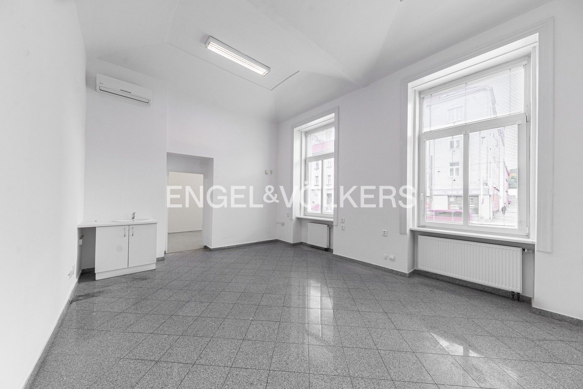 Komerční nemovitost · 288 m² · Sokolovská 31, Praha Libeň - 3