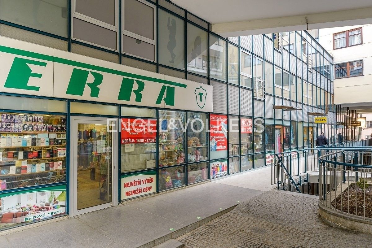Pronájem obchodní prostory - Chrudimská, Praha, 133 m²