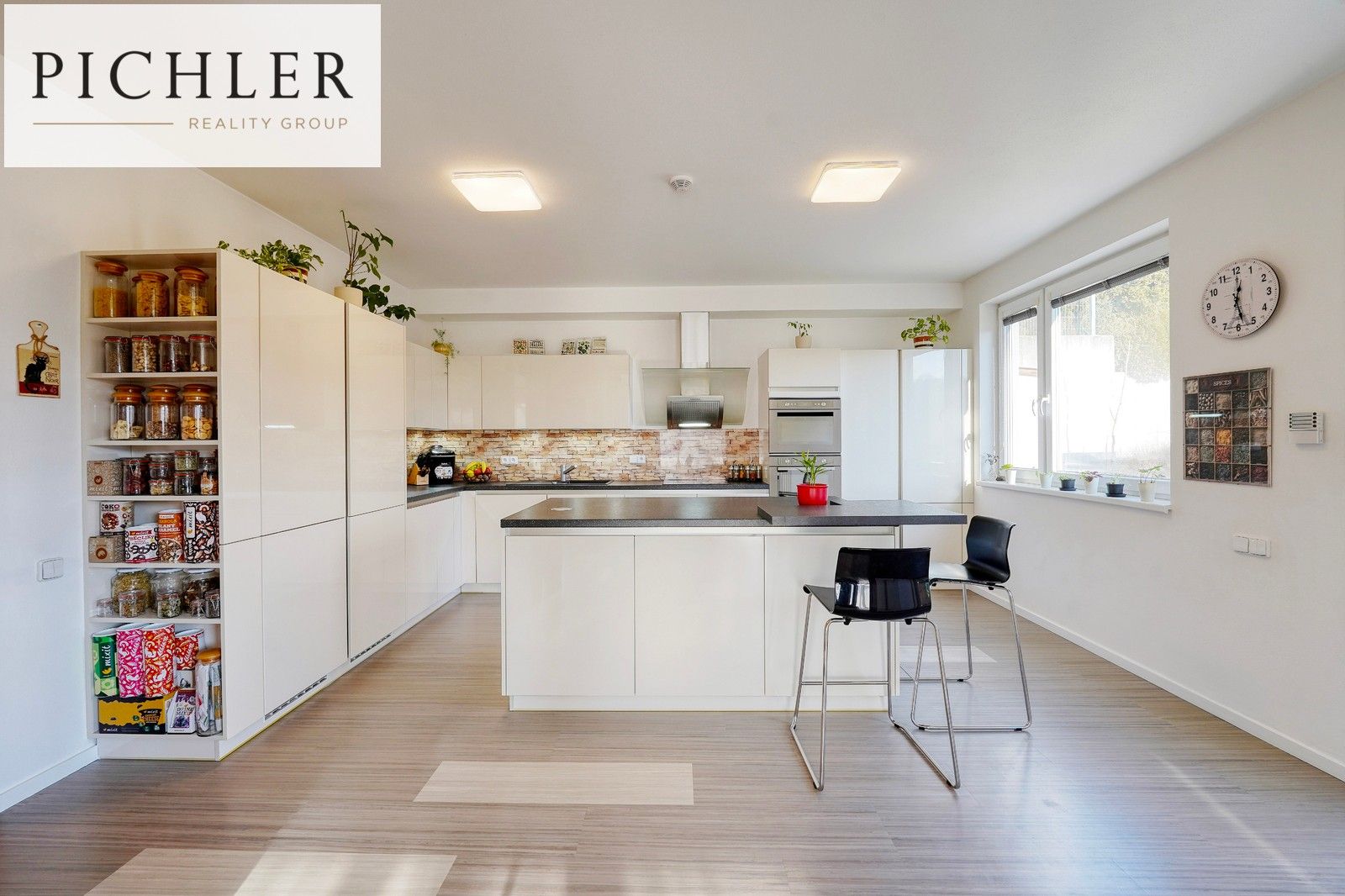 4+1, V Hájku, Plzeň, 230 m²