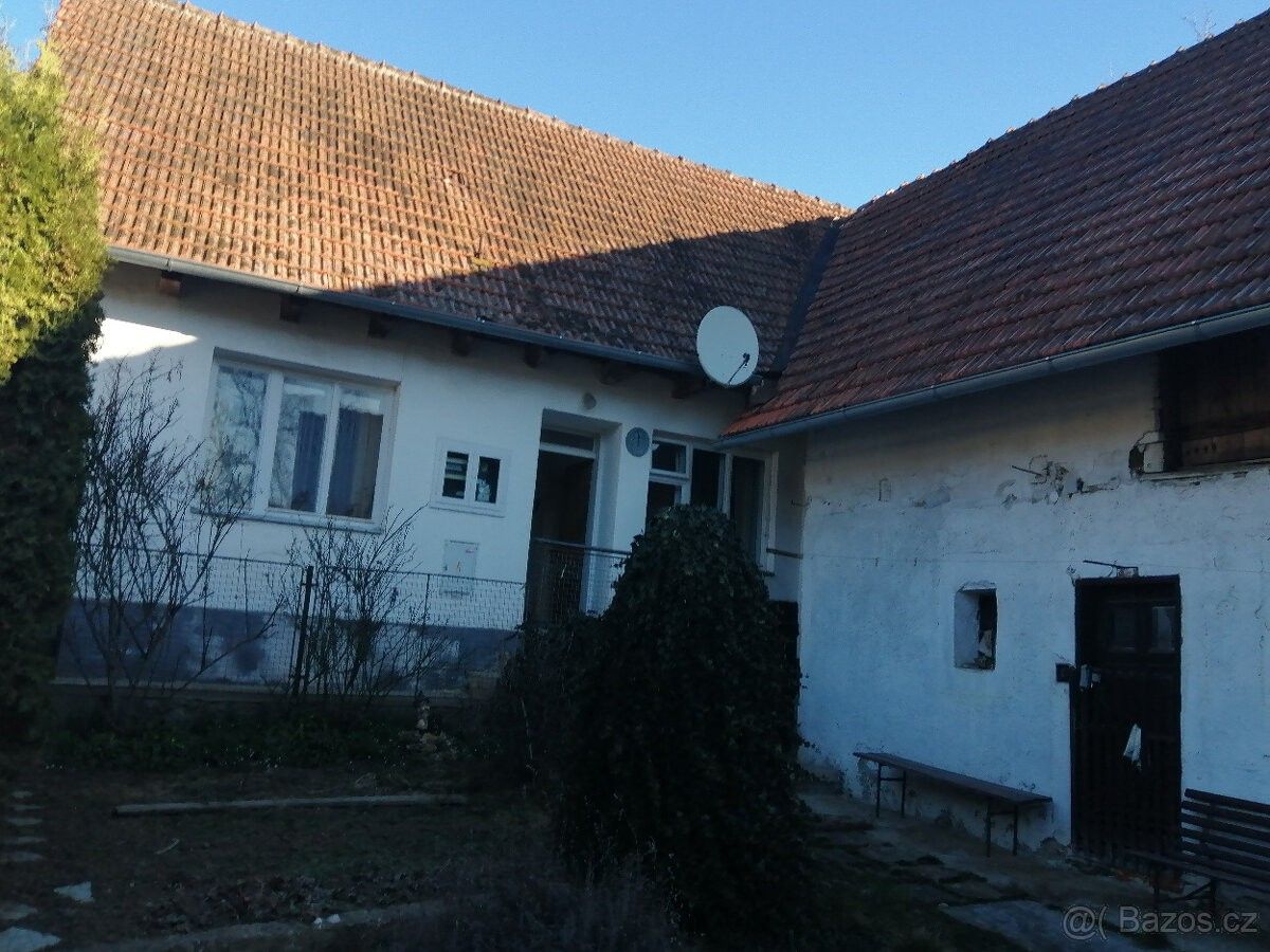 Rodinné domy, Dolní Loučky, 594 55