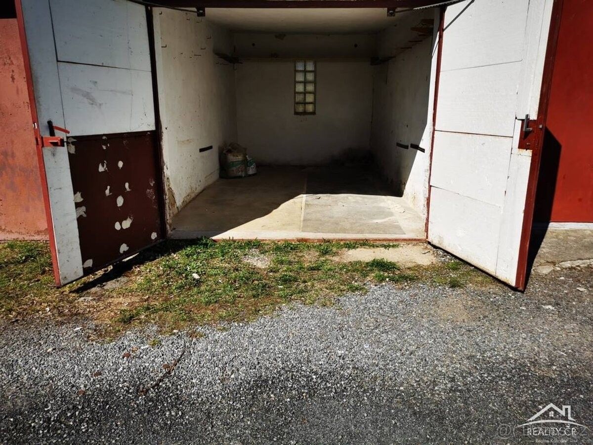 Garáže, Jihlava, 586 01