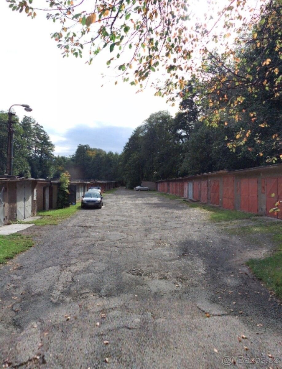 Garáže, Třinec, 739 61